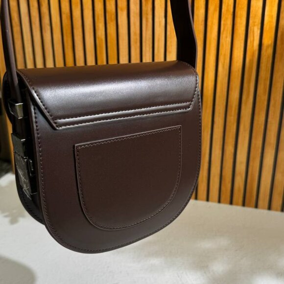 NeoLuxe™ – Modern Elegance Crossbody Bag | Vegan Leather | Adjustable Strap | 7. - Picture 10 of 14